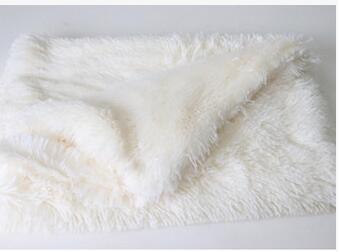Soft Plush Pet Dog Cat Blanket – Warm Fleece Bedding Mat for Small to Large Pets, Washable Wool & Polyester Comfort Cover